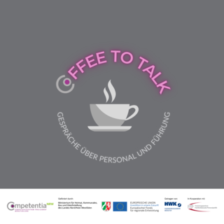 Das Bild zeigt den Schriftzug "Coffee to Talk" mit einer stilisierten Tasse und Dampf. Es thematisiert Gespräche über Personal und Führung.